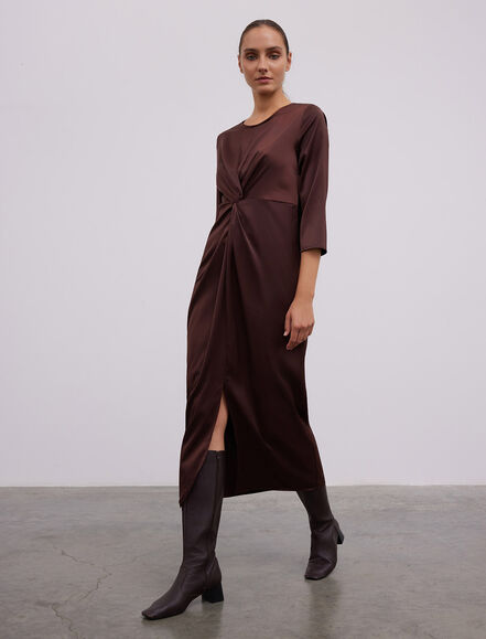 BGN WORKSHOP - BELDE DUGUM DETAYLI YIRTMACLI UZUN SATEN ELBISE