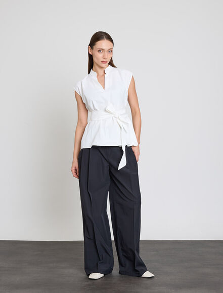 BGN WORKSHOP - PAMUK KARISIM SUS DIKISLI KEMERLI KOLSUZ BLUZ