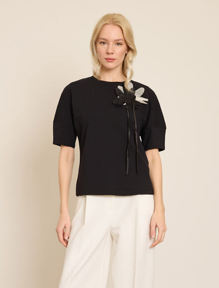 BGN WORKSHOP - VOLUMLU KONTRAST CICEK APLIKELI PAMUKLU T-SHIRT